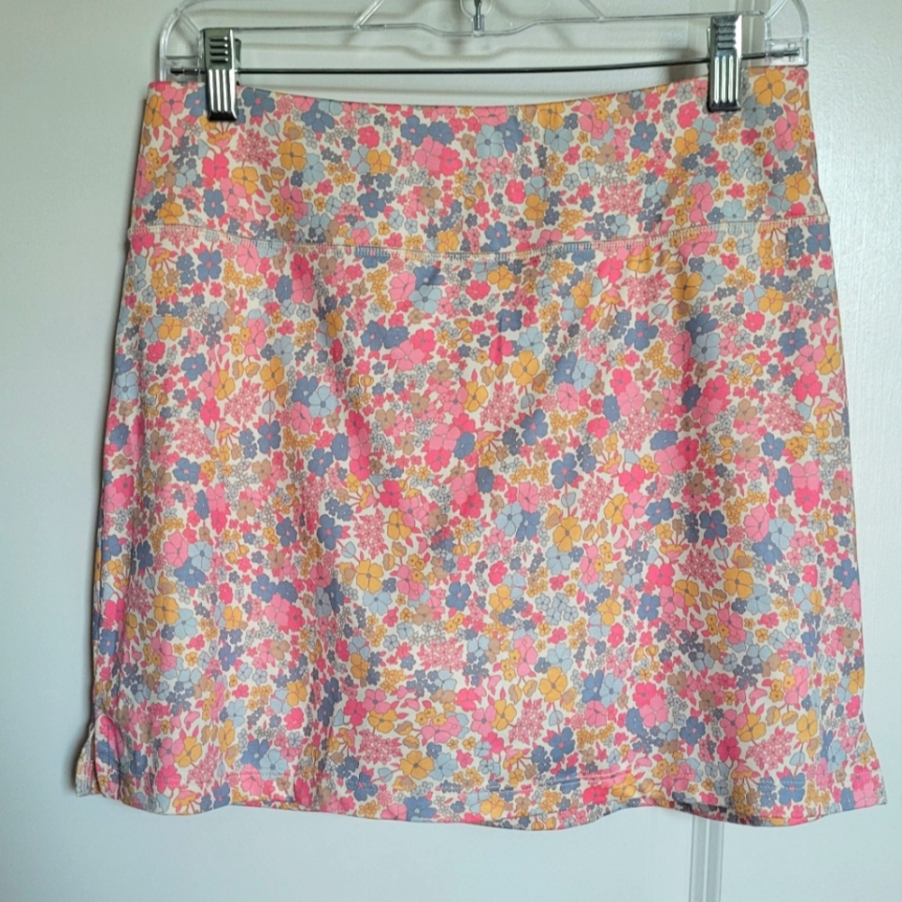 NWOT KENSIE SKORT SZ MEDIUM